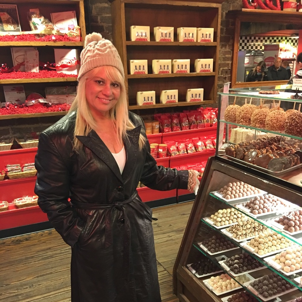 Meet your Posher, Lori